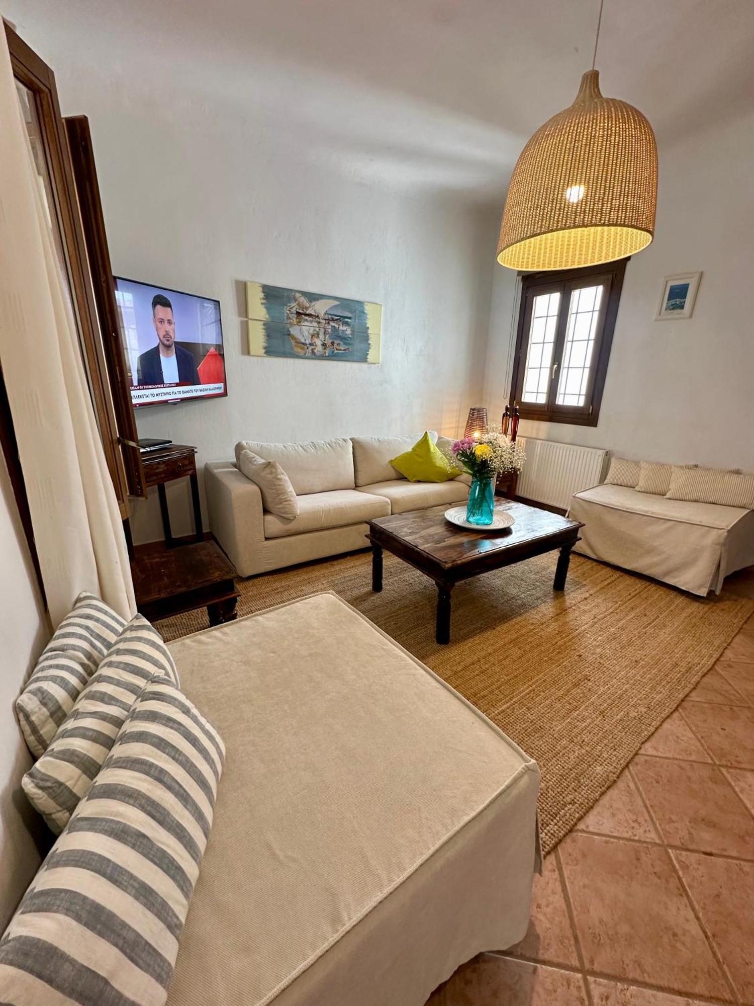 Divers House Agrari  Esterno foto